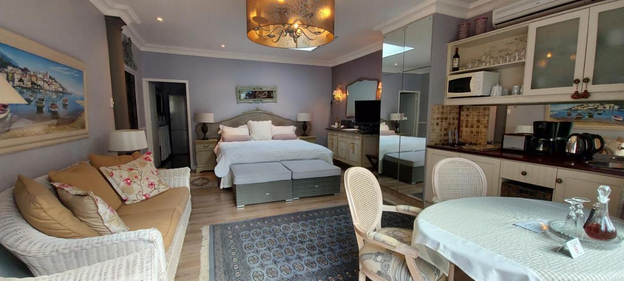 Roosboom Guest Apartments Съмърсет Уест Екстериор снимка