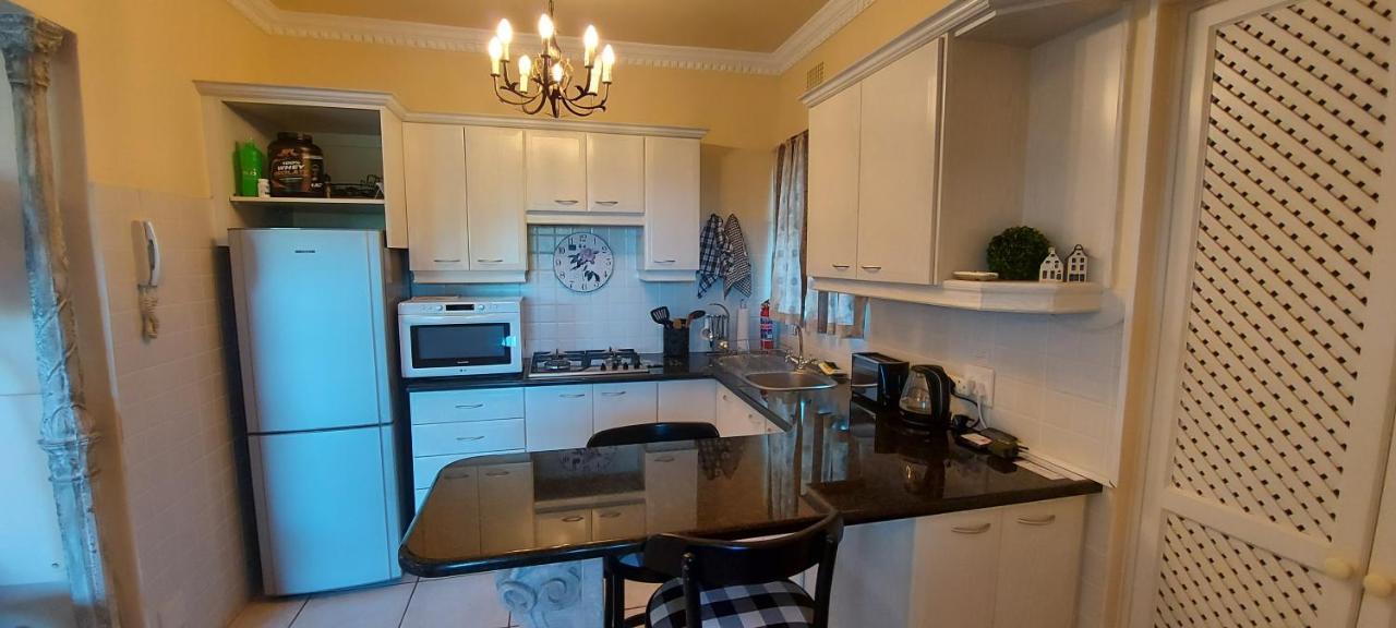 Roosboom Guest Apartments Съмърсет Уест Екстериор снимка