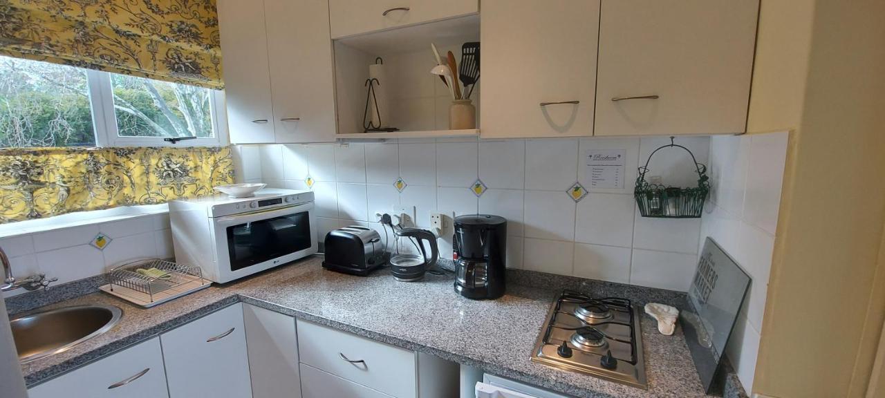 Roosboom Guest Apartments Съмърсет Уест Екстериор снимка